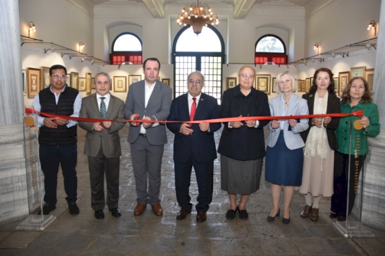 Le président de la Commission KASSAK, Kurt, a participé à l'exposition "Le reflet de la civilisation islamique sur l'art".